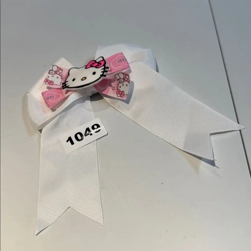 1049 White Color Hello Kitty Aligator Clip Hair Bow‎